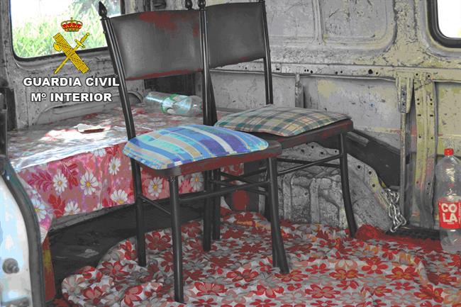 Interior de una de las furgonetas interceptadas | EUROPA PRESS/OPC ep interiorunalas furgonetas interceptadas