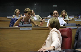 ep la secretaria generalpsncandidatapartidola presidencianavarra maria chivite parlamentario foralpsn ramon azorriz goni yjefaejecutivo foralnavarrafuncioneslidergeroa bai uxue barkos durantedebat