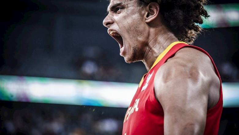 Sebas Sáiz celebra una canasta | FIBA ep sebas saiz celebra una canasta