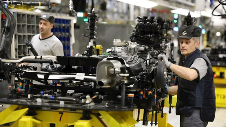 Trabajadores de la factoría de Opel | Fabián Simón - Europa Press ep trabajadores de la factoria de opel durante el acto institucional y rueda de prensa con motivo