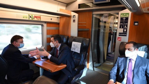 ep ximo puig y pedro sanchez en el ave