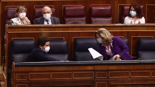 ep archivo - el diputado del psoe pedro casares y la vicepresidenta tercera del gobierno nadia