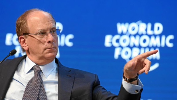 ep archivo   laurence fink chairman and chief executive officer blackrock usa points into the