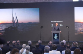 ep archivo   mehmet nuri ersoy ministro de cultura y turismo turco en una rueda de prensa celebrada