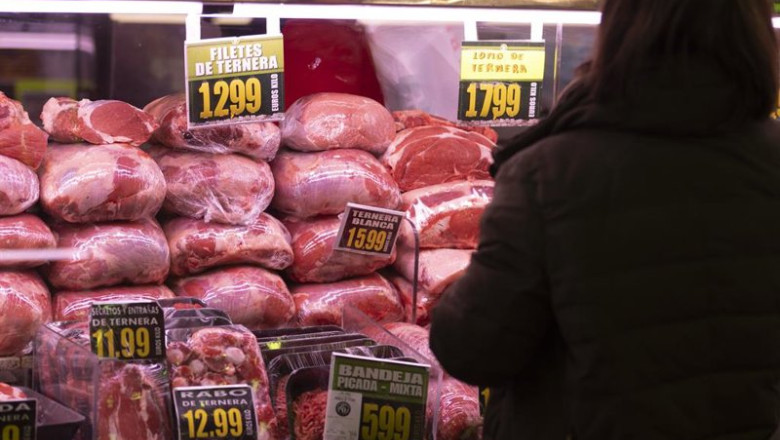 ep archivo piezas de ternera expuestas en una carniceria en un puesto de un mercado a 15 de marzo ep archivo piezas de ternera expuestas en una carniceria en un puesto de un mercado a 15 de marzo