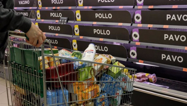 ep archivo   un cliente realiza la compra en un supermercado 20230331091503