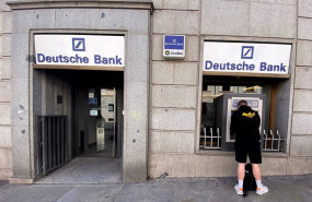 ep archivo un hombre retira dinero de un cajero deutsche bank en madrid espana a 7 de febrero de ep archivo un hombre retira dinero de un cajero deutsche bank en madrid espana a 7 de febrero de