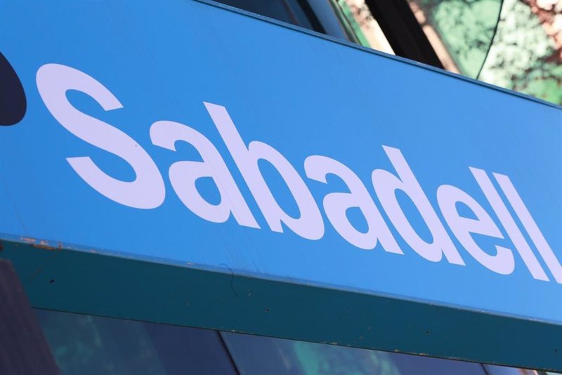 Fuertes caídas en Sabadell, Telefónica, Santander y Ferrovial por su exposición a UK