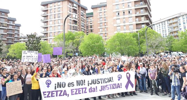 Concentración contra sentencia a 'La Manada' en Pamplona. | EUROPA PRESS - Archivo ep concentracionsentencia a la manada en pamplona