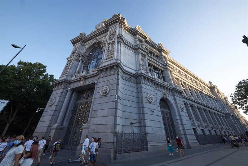 El Ibex 35 cierra en verde, lejos de máximos, tras tocar resistencias de corto plazo