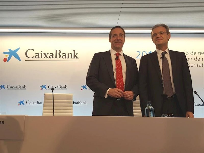 https://img.s3wfg.com/web/img/images_uploaded/9/3/ep_el_consejero_delegado_de_caixabank_gonzalo_gortazar_y_el_presidente_jordi_gual.jpg