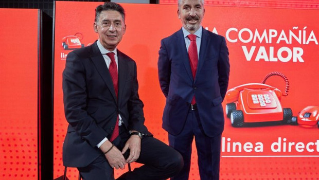ep el consejero delegado de linea directa miguel angel merino y el director financiero carlos