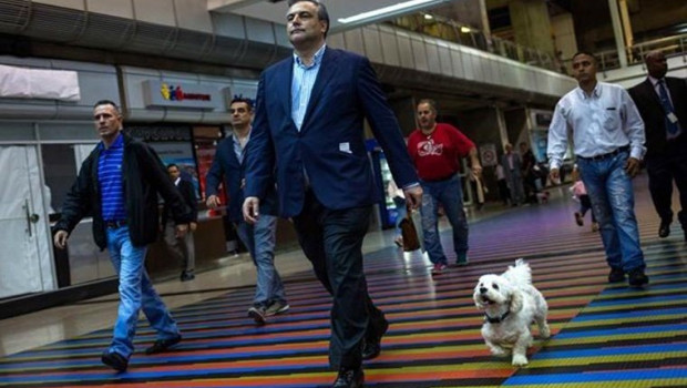 ep el embajador espanol en venezuela jesus silva fernandez ha llegado este martes a espana despues