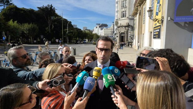 ep el ministro de economia carlos cuerpo ofrece declaraciones a los medios en a coruna ep el ministro de economia carlos cuerpo ofrece declaraciones a los medios en a coruna