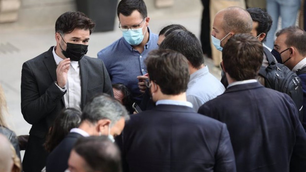 ep el portavoz de erc en el congreso gabriel rufian c tras participar en una sesion plenaria en el