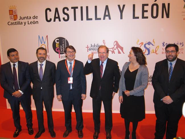 Juan Vicente Herrera, con otros representantes regionales y locales en Fitur | EUROPA PRESS ep juan vicente herrera conrepresentantes regionaleslocalesfitur