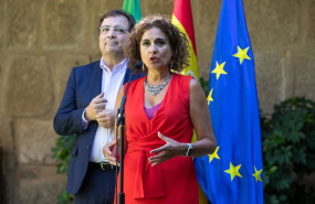 ep la ministra de hacienda maria jesus montero y el presidente de la junta guillermo fernandez vara