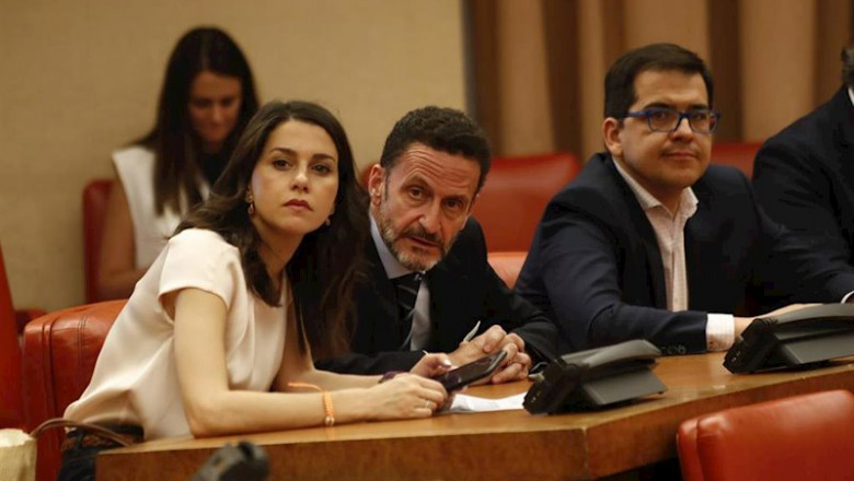 La portavoz de Ciudadanos en el Congreso, Inés Arrimadas, el portavoz adjunto, Edmundo Bal, y el secretario general del grupo parlamentario, José María Espejo-Saavedra. | Óscar J.Barroso - Europa Press - Archivo ep la portavoz de ciudadanos en el congreso ines arrimadas el portavoz adjunto edmundo bal y el