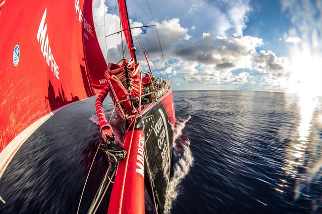 El MAPFRE inmerso en las calmas ecuatoriales | UGO FONOLLA/VOLVO OCEAN RACE ep mapfre inmersolas calmas ecuatoriales