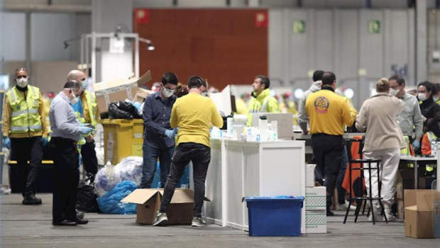 ep personal sanitario de la comunidad de madrid tecnicos del samur asi como enfermeros y auxiliares