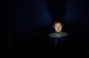 ep telefono movil cama dormir