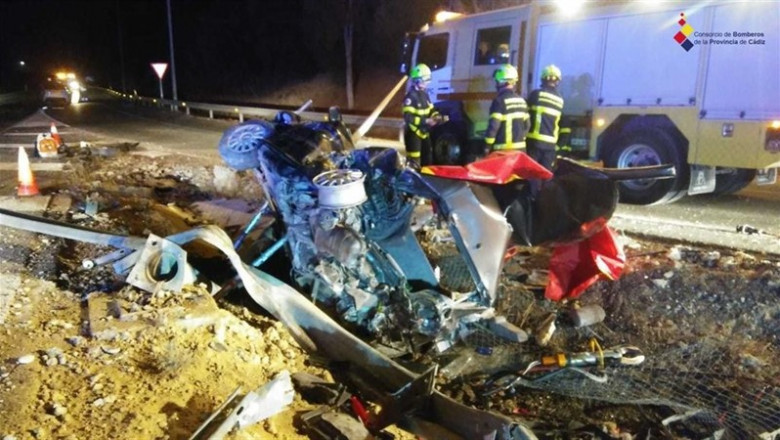 Vehículo siniestrado en un accidente mortal en San Roque | BOMBEROS DE CÁDIZ ep vehiculo siniestrado en un accidente mortal en san roque