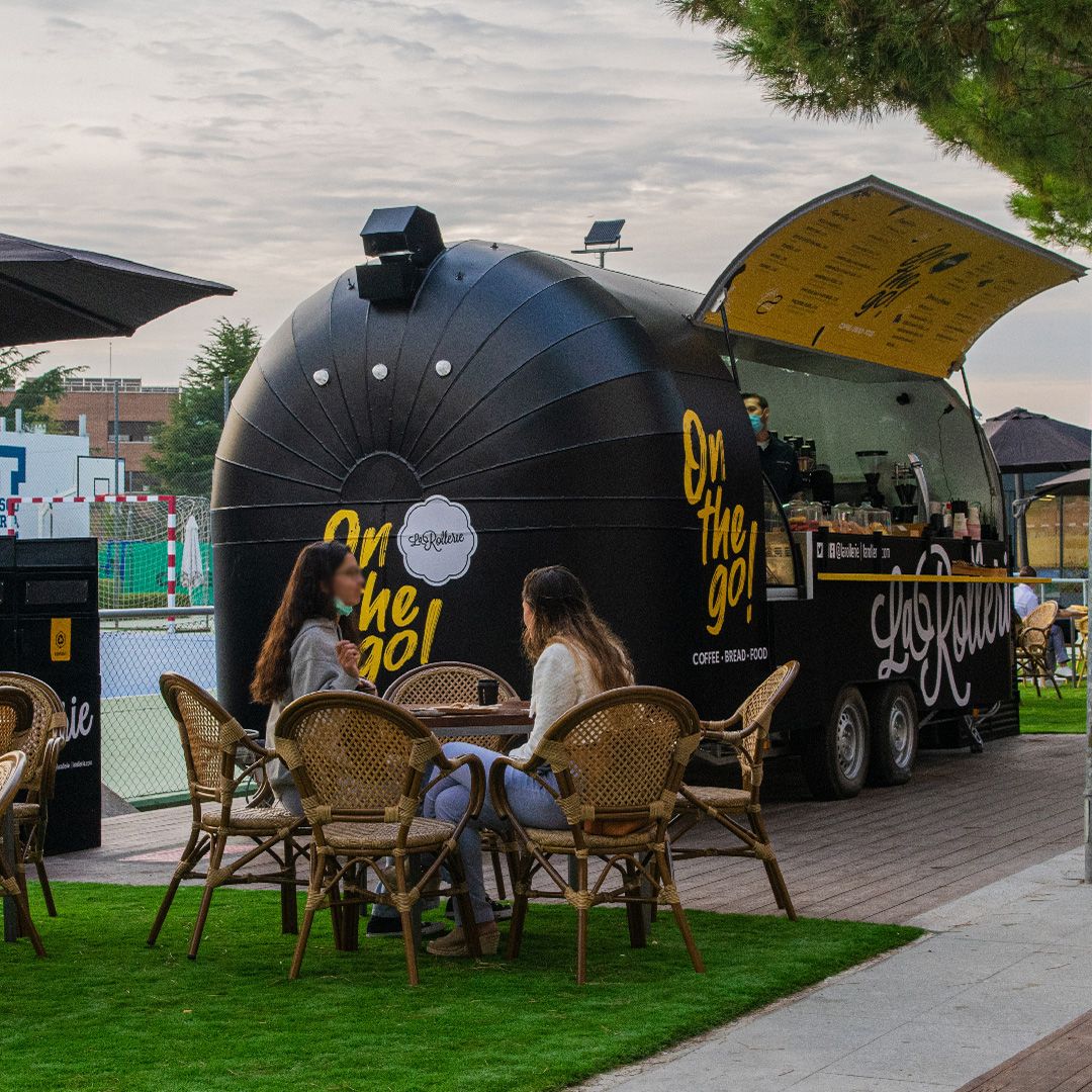 foodtruck de la rollerie en la universidad francisco de vitoria