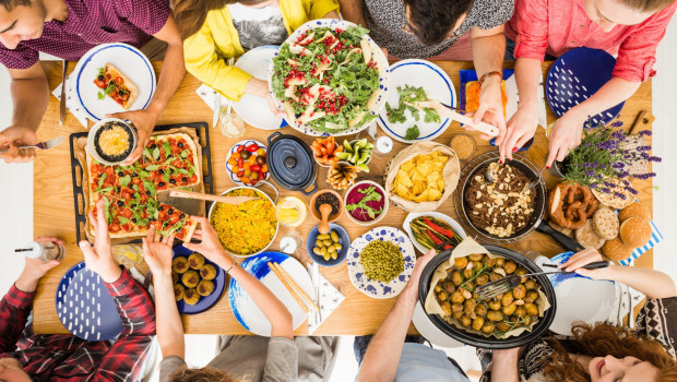 topviewdeliciousvegandinner 