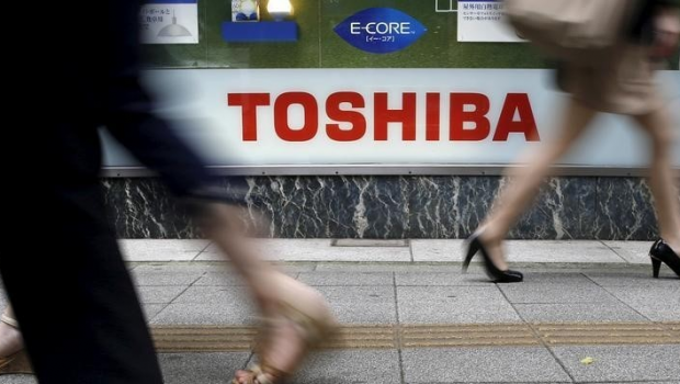 toshiba-revise-a-la-hausse-sa-prevision-de-benefice