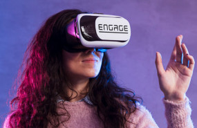 dl engage xr aim virtual reality vr education holdings metaverse metaworld digital technology developer logo dl engage xr aim virtual reality vr education holdings metaverse metaworld digital technology developer logo