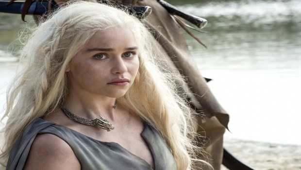 emilia-clarke-s-r-rated-idea-for-game-of-thrones-will-answer-fans-cry-for-more-male-nudity-690x500