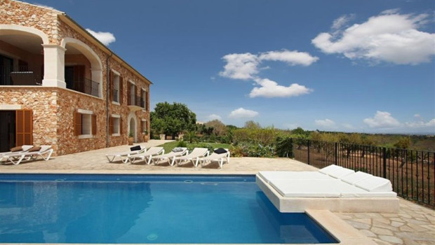 ep archivo   el 60 de la demanda de vivienda de lujo en espana es ya extranjera segun the simple