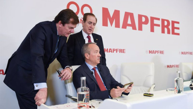 ep archivo   el director general de mapfre fernando mata c y el presidente de mapfre antonio huertas