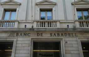 ep archivo   fachada de la sede historica del banc sabadell