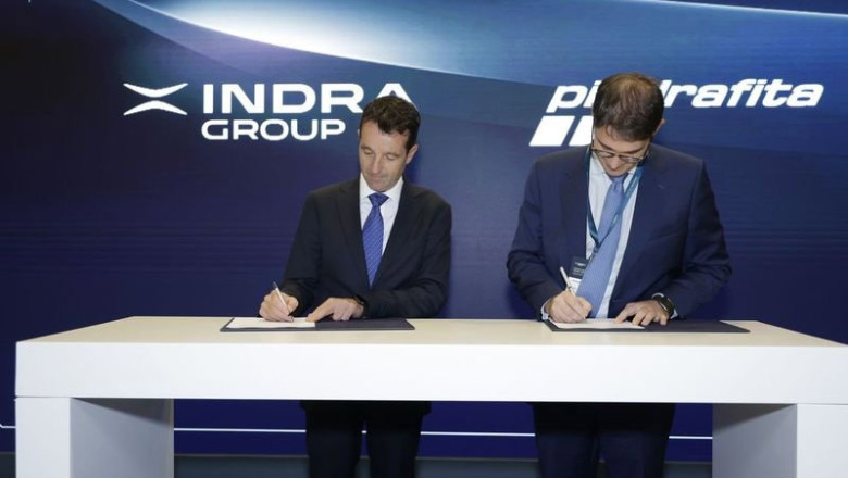 Archivo - (I-D) El Presidente De Indra, Ángel Escribano, Y El Consejero Delegado De Piedrafita Systems, Luis Corral, Durante La Firma Del Acuerdo De Intenciones, En Madrid (España). | INDRA - Archivo ep archivo i d el presidente de indra angel escribano y el consejero delegado de piedrafita