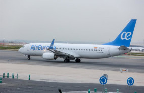 ep archivo   un avion de la aerolinea aireuropa en el aeropuerto adolfo suarez madrid barajas a 2 de