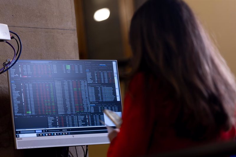 El Ibex testea los 14.100 puntos mientras sigue pendiente de los aranceles de Trump