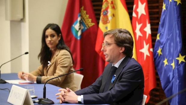ep begona villacis junto al alcalde de madrid jose luis martinez-almeida