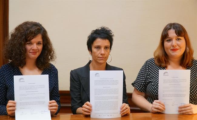 Castañón, Ángela Rodríguez y Alicia Ramos en el registro del Congreso | UNIDOS PODEMOS ep castanon angela rodriguezalicia ramosregistrocongreso