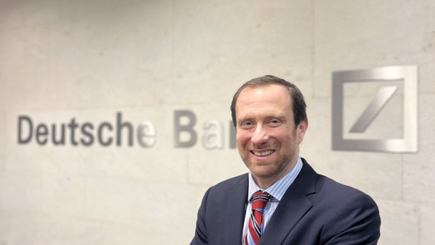 ep el director financiero de deutsche bank espana jon burriel