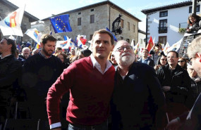 ep el presidente de ciudadanos albert rivera junto al filosofo y escritor fernando savater en un