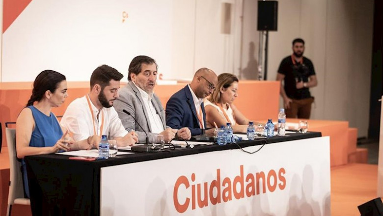 El presidente del Consejo General de Ciudadanos, Manuel García Bofill, junto a los demás miembros de la Mesa de este órgano. | CIUDADANOS - Archivo ep el presidente del consejo general de ciudadanos manuel garcia bofill junto a los demas miembros