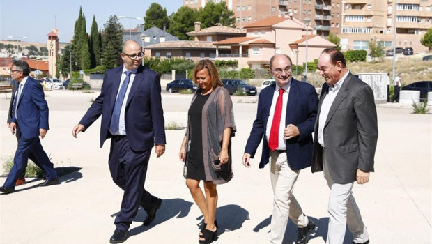 ep el presidente del gobierno de aragon javier lamban y la consejera de presidencia mayte perez han