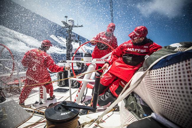 Guillermo Altadill, Rob Greenhalgh y Louis Sinclair | UGO FONOLLA/VOLVO OCEAN RACE ep guillermo altadill rob greenhalghlouis sinclair