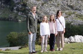 ep la familia realmiradorla princesaasturiaslago enol