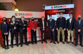 ep la junta directiva de spain dc junto a representantes de los cuatro nuevos main partners y el