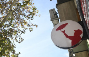 ep logo de telepizza en un restaurante del mismo en madrid espana a 27 de noviembre de 2019