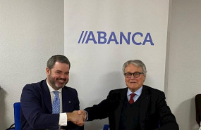 ep representantes de abanca y cepesca durante la firma de renovacion del convenio