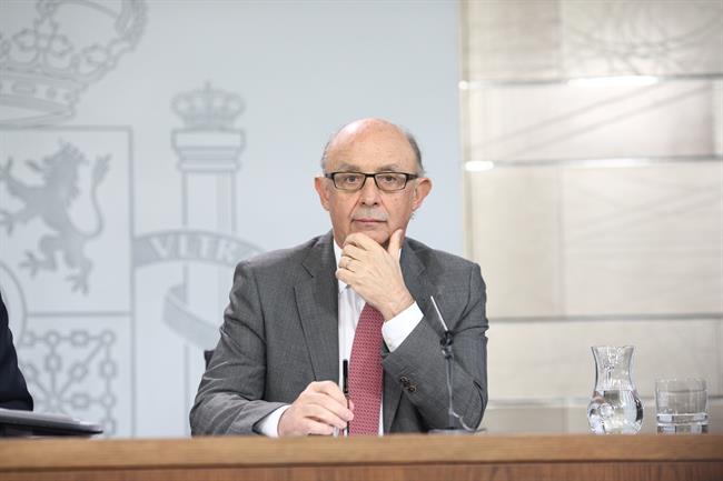 Montoro, ministro de Hacienda. | EUROPA PRESS ep ruedaprensamontoroconsejoministros