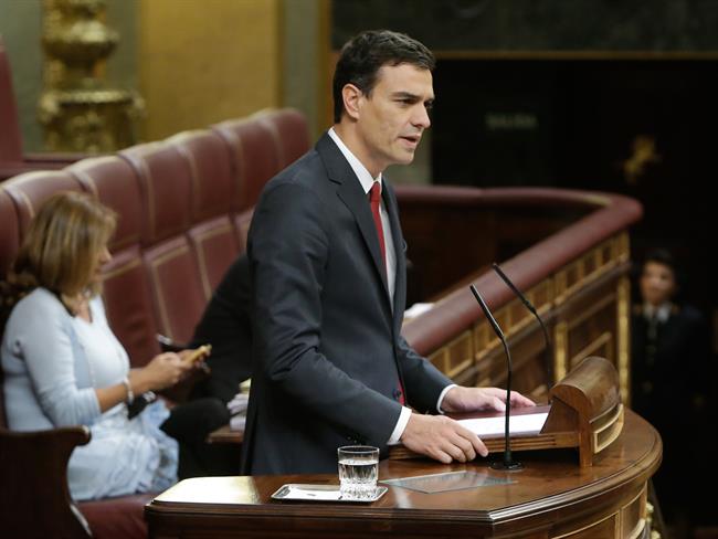 El socialista Pedro Sánchez, en la tribuna del hemiciclo | CONGRESO - Archivo ep socialista pedro sanchez entribunahemiciclo